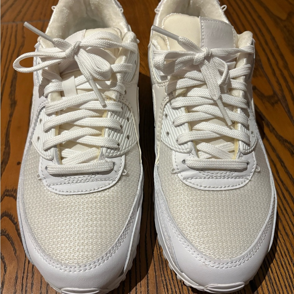 Women’s Air Max 90 shoes Sz 9